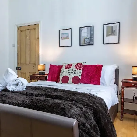 Pass The Keys Best View In - 5 Bed Character House *