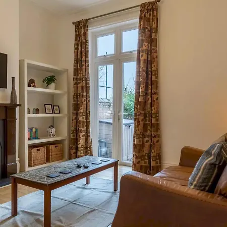 Pass The Keys Best View In - 5 Bed Character House