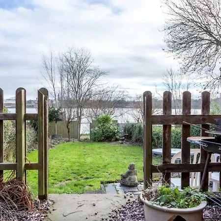 Pass The Keys Best View In - 5 Bed Character House